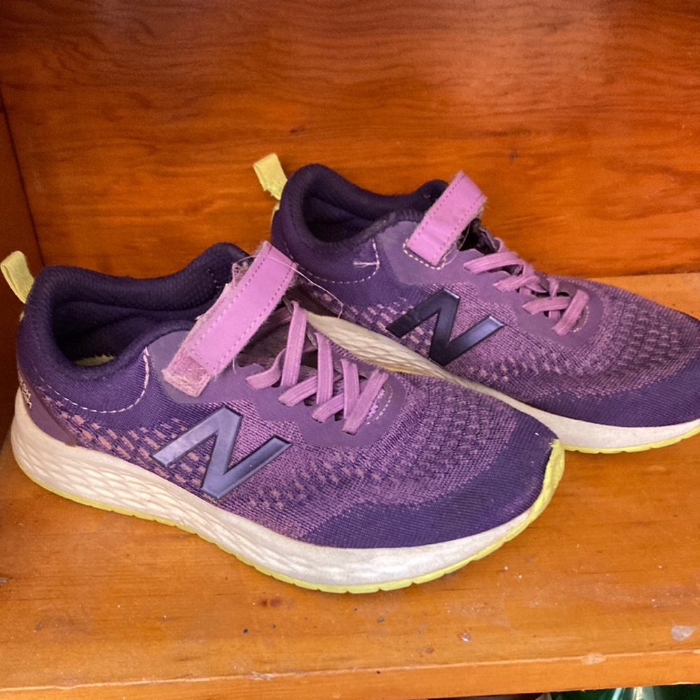 Girls new balance sneaker